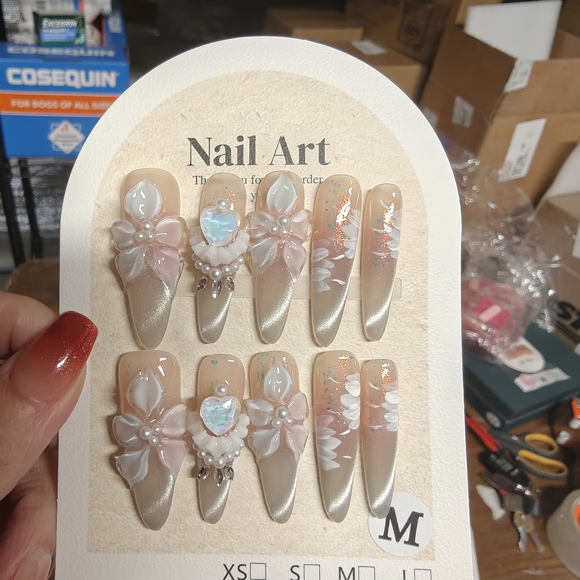 Floral and Glitter Press-On Nail Set - Picture 7 of 16